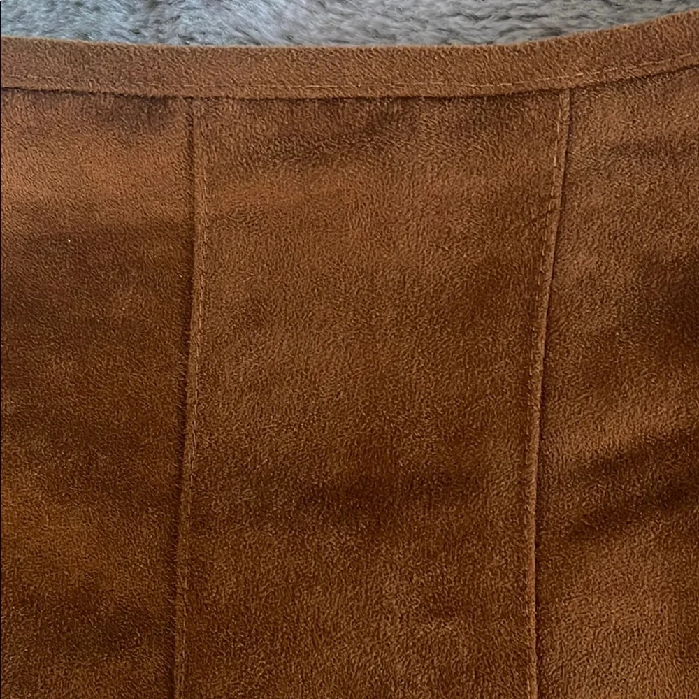 BCBG Generation Ladies Russet Faux Suede Top - Picture 5 of 7